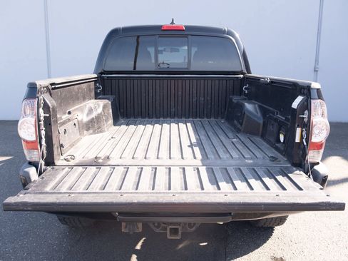 Used 2015 Toyota Tacoma 4x4 Double Cab w/ TRD Sport Package image 19