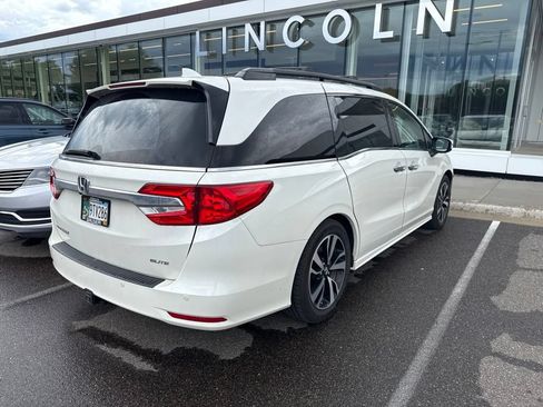 Used 2018 Honda Odyssey Elite image 2