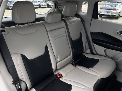 Used 2018 Jeep Compass Limited w/ Navigation Group image 29