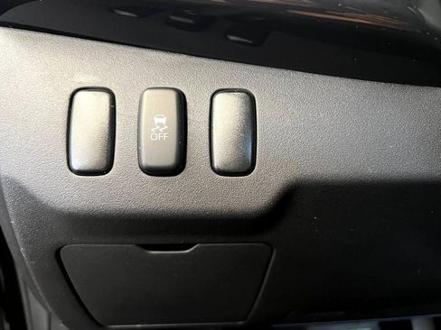 Used 2016 Mitsubishi Lancer AWD Sedan image 22