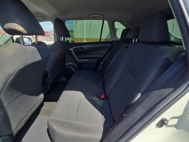 Used 2019 Toyota RAV4 LE FWD image 20