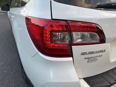 Used 2016 Subaru Outback 2.5i Limited AWD/4WD image 21