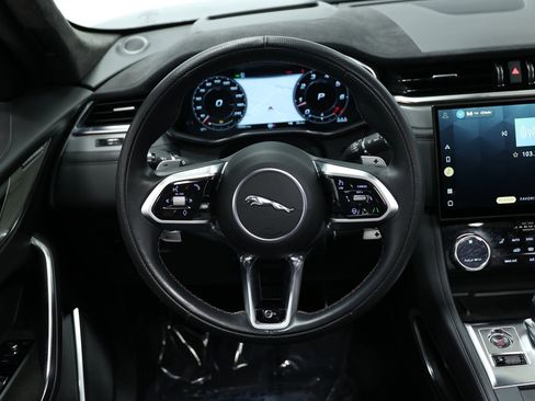 Used 2021 Jaguar F-PACE SVR image 26