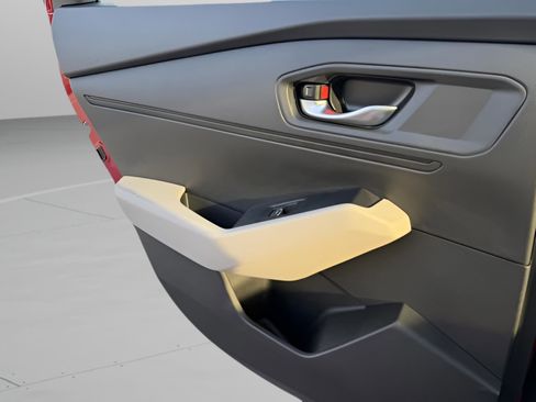 Used 2025 Honda Accord SE image 24