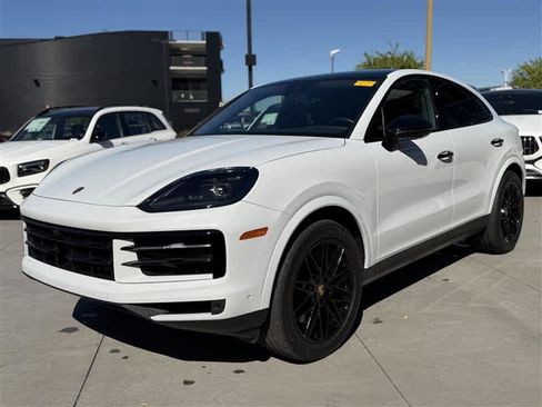 Used 2024 Porsche Cayenne Coupe image 2
