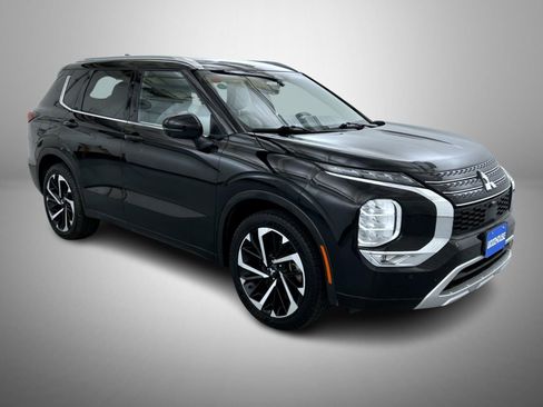 Used 2022 Mitsubishi Outlander SEL image 3