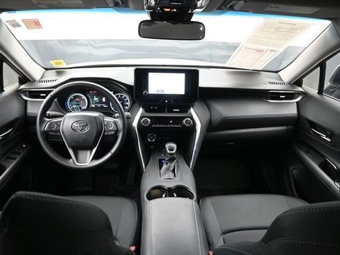 Used 2024 Toyota Venza LE AWD/4WD image 27