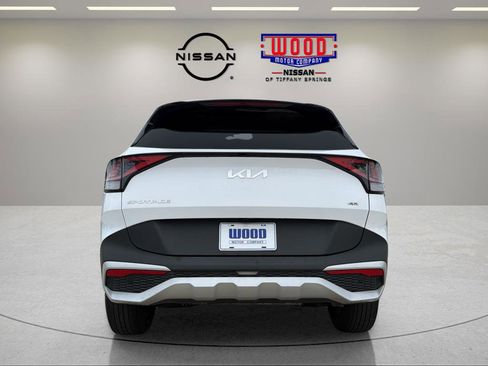 Used 2025 Kia Sportage LX AWD/4WD image 3