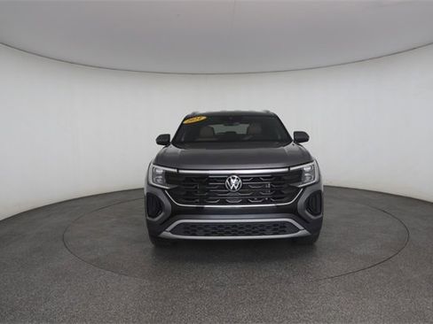 Used 2024 Volkswagen Atlas Cross Sport SE image 31