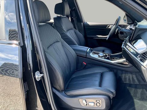Used 2026 BMW X7 xDrive40i w/ M Sport Package AWD/4WD image 8