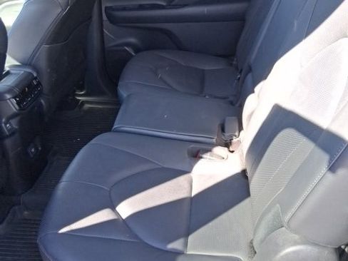 Used 2024 Toyota Grand Highlander Limited image 13