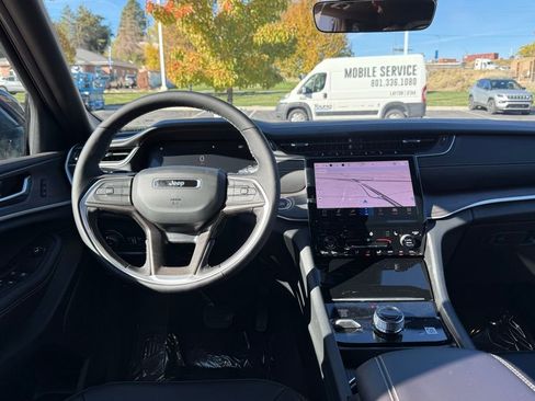 New 2025 Jeep Grand Cherokee Limited w/ Trailer Tow Package image 30