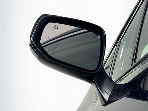 Used 2025 Toyota Sienna XLE image 5