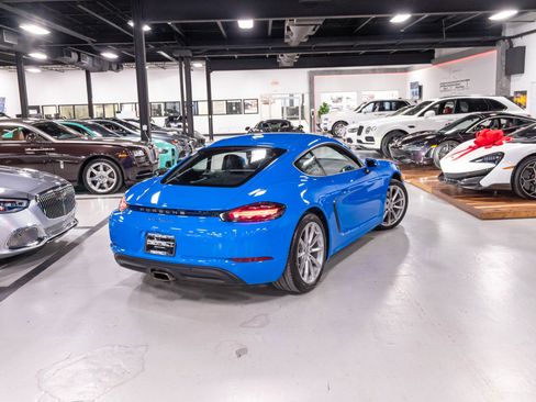 Used 2025 Porsche 718 Cayman RWD image 54