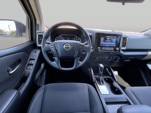 Used 2024 Nissan Frontier SV w/ Technology Package RWD image 6