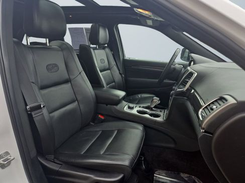 Used 2018 Jeep Grand Cherokee Overland image 15