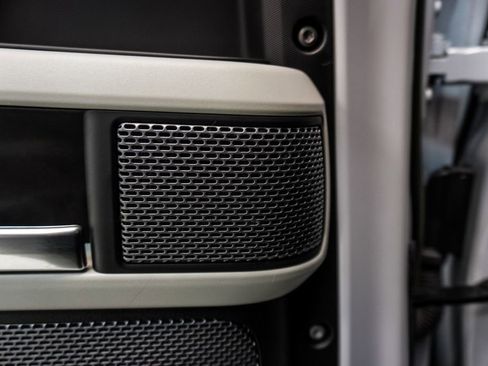 Used 2023 Land Rover Defender 110 X-Dynamic SE AWD/4WD image 10
