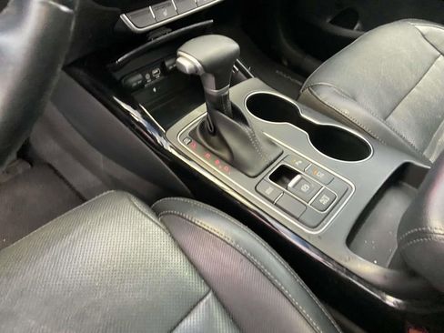 Used 2020 Kia Sorento SX image 21