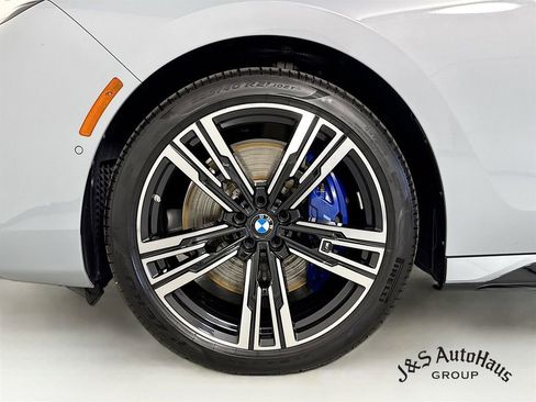 Used 2023 BMW 760i xDrive w/ Executive Package AWD/4WD image 39