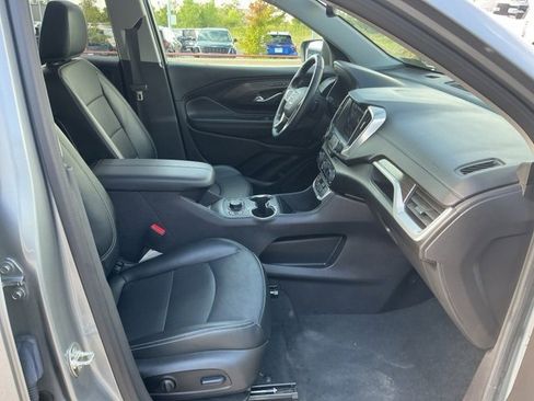 Used 2024 GMC Terrain SLT image 11