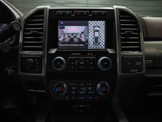 Used 2021 Ford F450 Platinum w/ FX4 Off-Road Package AWD/4WD image 32