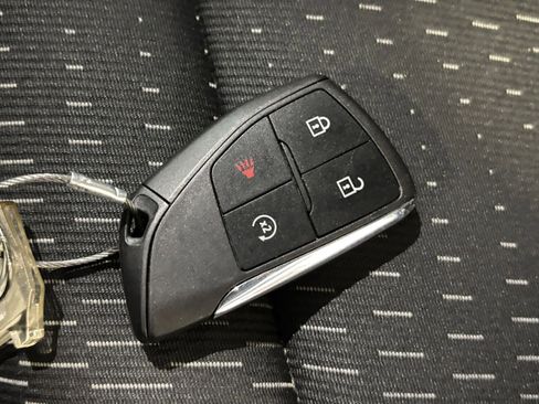 Used 2025 Chevrolet Equinox LT image 28