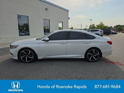 Used 2019 Honda Accord Sport image 2