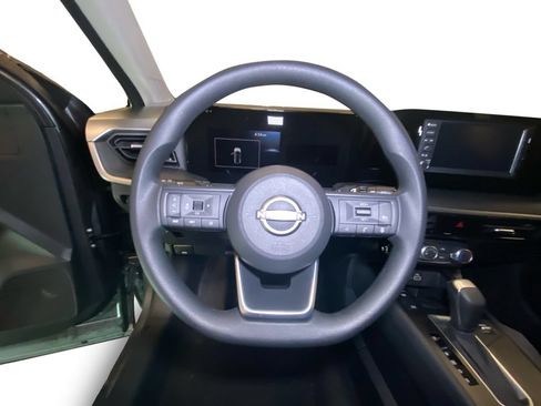 Used 2025 Nissan Kicks S AWD/4WD image 13