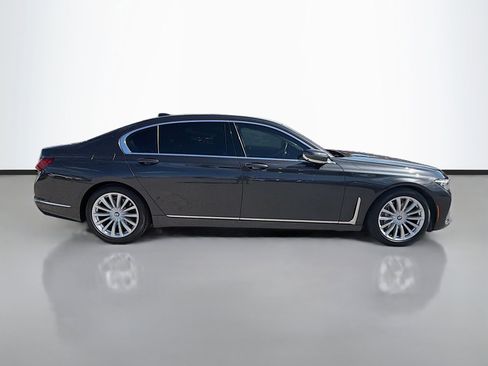 Used 2020 BMW 740i image 3