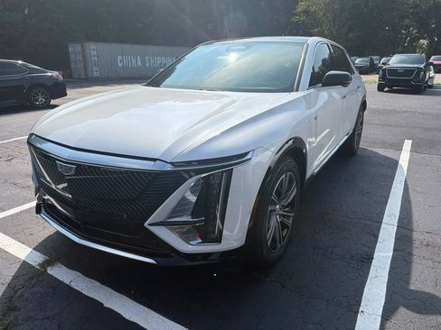 Certified 2024 Cadillac Lyriq Luxury RWD image 1
