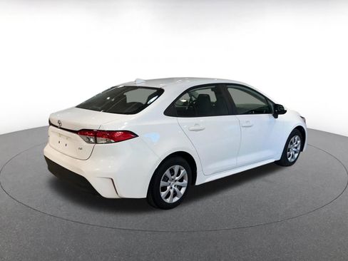 Used 2025 Toyota Corolla LE image 15