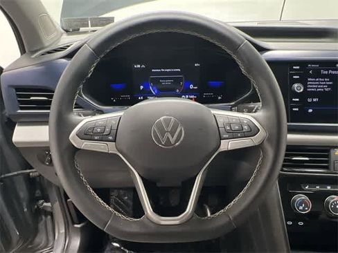 Certified 2023 Volkswagen Taos SE image 8