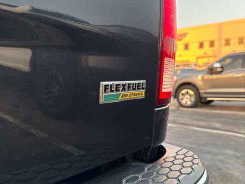 Used 2018 RAM 1500 Classic SLT RWD image 7