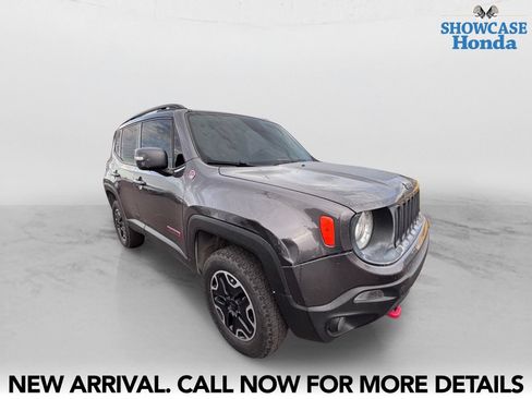Used 2016 Jeep Renegade Trailhawk AWD/4WD image 6