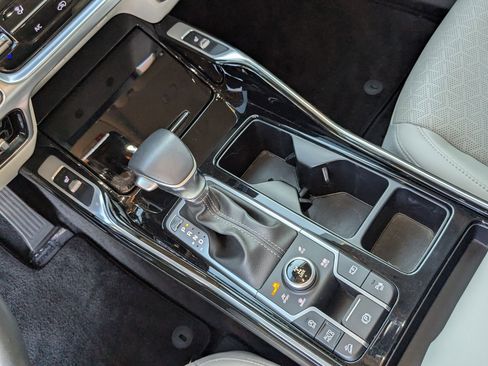 Certified 2023 Kia Sorento SX image 16