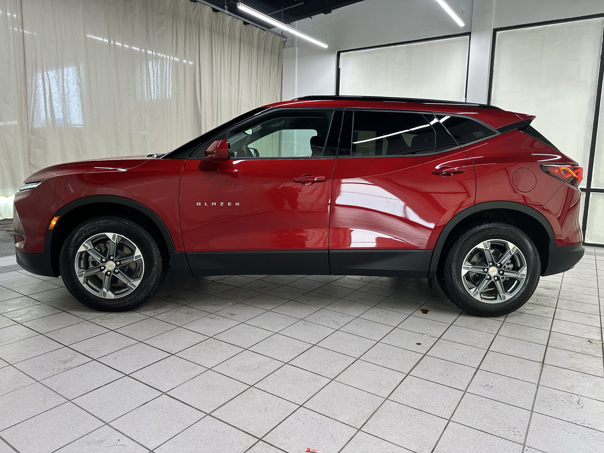Certified 2025 Chevrolet Blazer LT w/ Convenience Package FWD image 8