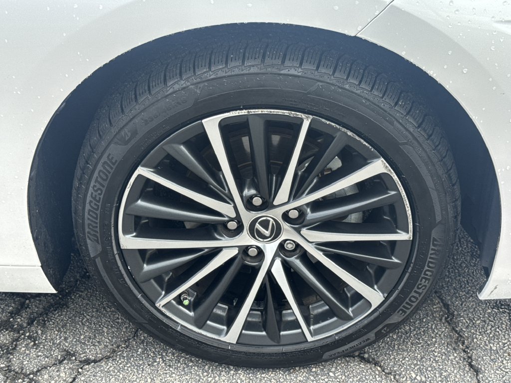 Used 2022 Lexus ES 300h w/ Premium Package FWD image 12