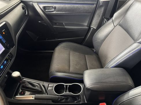 Used 2017 Toyota Corolla SE FWD image 18