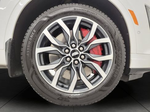 Certified 2022 Cadillac XT6 Sport w/ Technology Package image 3