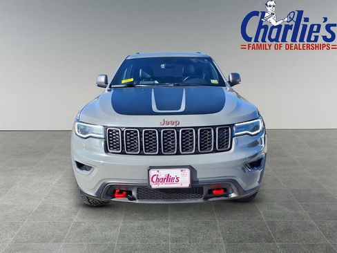 Used 2021 Jeep Grand Cherokee Limited w/ Luxury Group II image 2