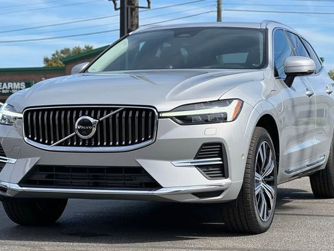 Used 2022 Volvo XC60 T8 Inscription w/ Advanced Package image 13