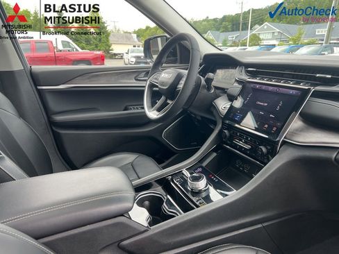 Used 2023 Jeep Grand Cherokee 30th Anniversary AWD/4WD image 33