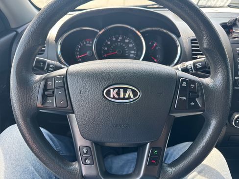 Used 2013 Kia Sorento LX AWD/4WD image 11