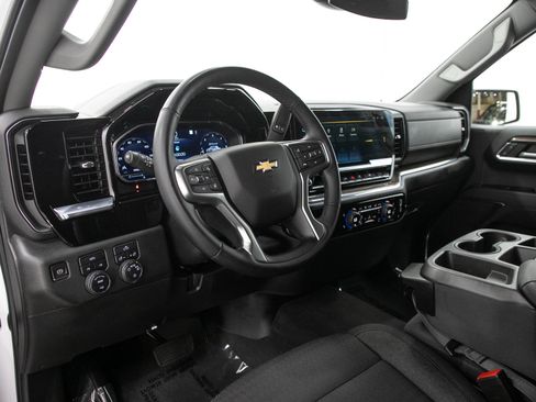Used 2023 Chevrolet Silverado 1500 LT AWD/4WD image 25