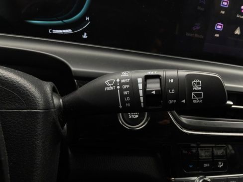 Used 2025 Kia Seltos S FWD image 37