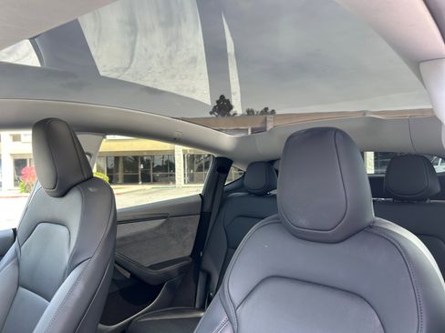 Used 2026 Tesla Model Y Long Range image 16