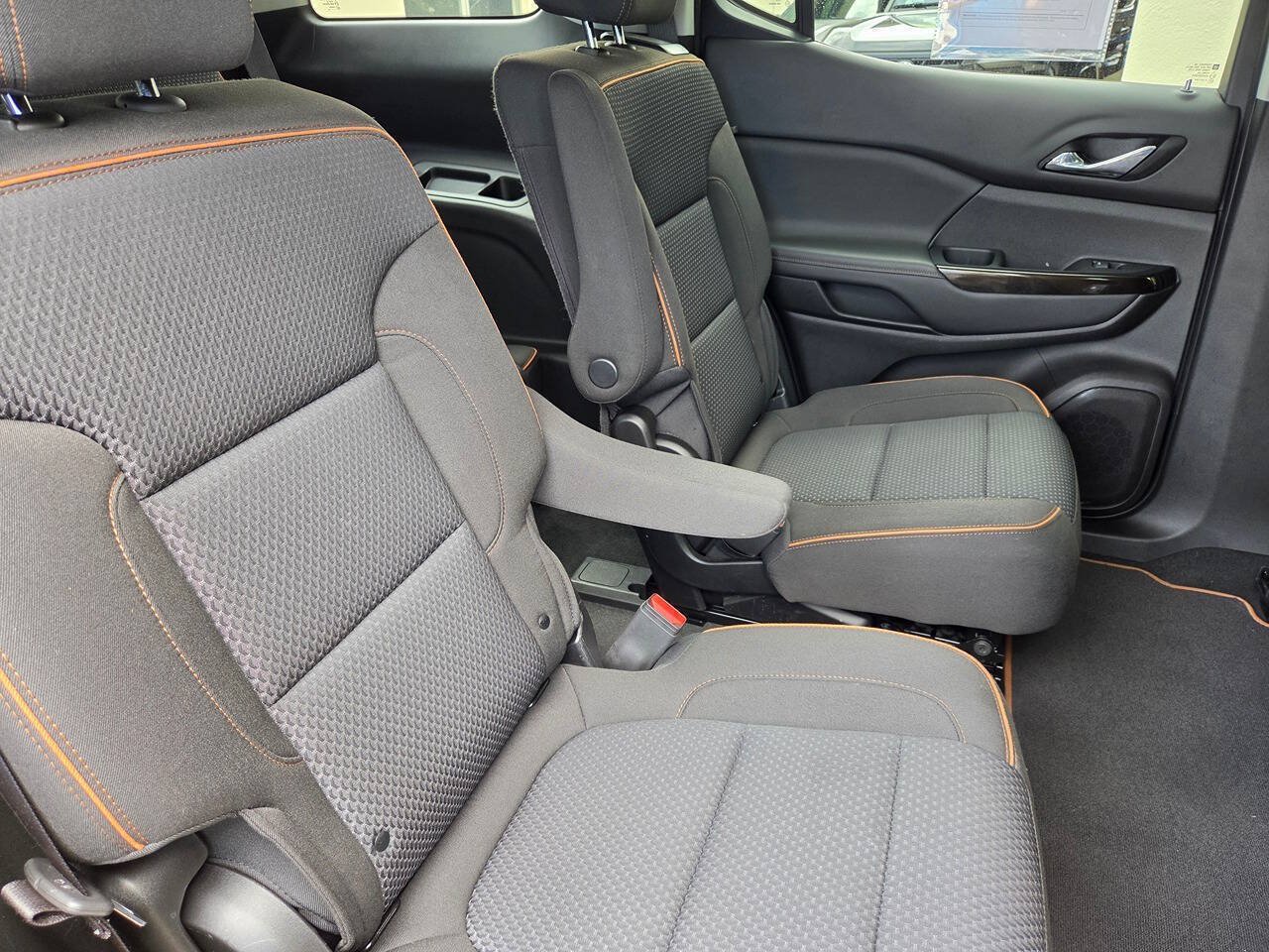 Used 2023 GMC Acadia AT4 AWD/4WD image 11