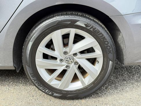 Used 2018 Volkswagen Passat 2.0T SE image 79