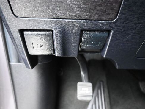 Used 2018 Toyota Sienna Limited image 25