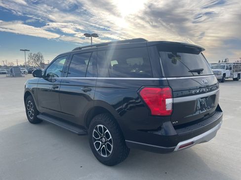 Used 2024 Ford Expedition XLT image 3